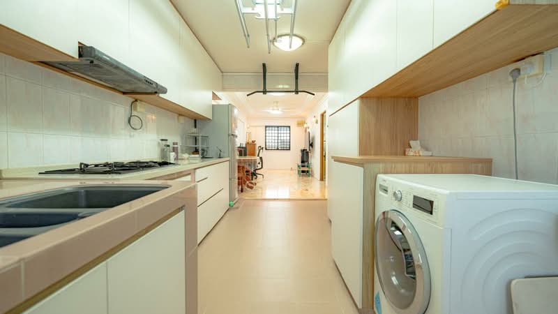 148 Yishun Street 11, 148 Yishun Street 11, 2 Bedrooms, 721 sqft, HDB Flat For Sale, by Luo Jie, 500131945 - Kitchen - PropertyGuru.com.sg