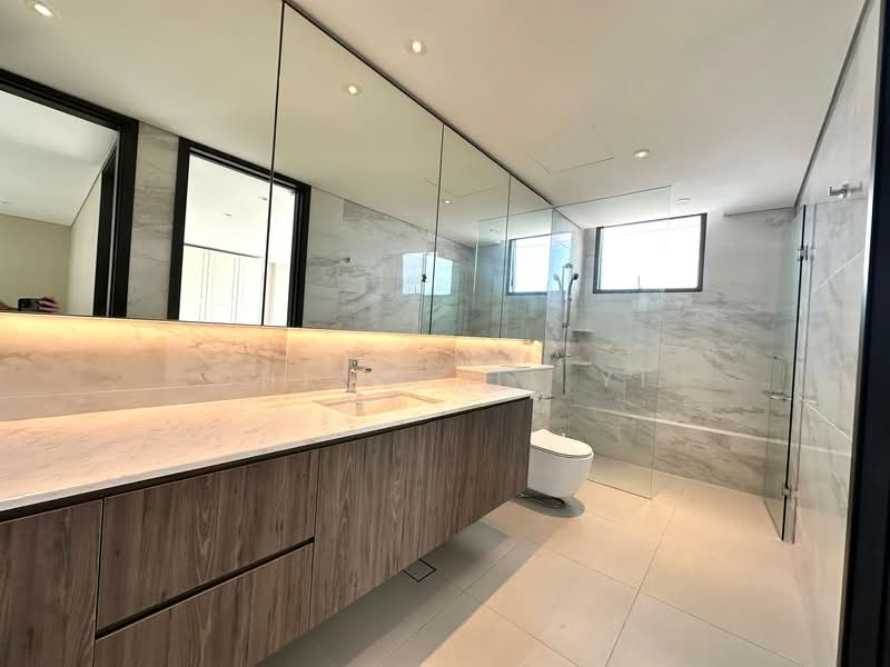 Single Floor 2 Bedroom Unit Within a Landed House, , 2 Bedrooms, 1,200 sqft, Semi-Detached House For Rent, by Chiew Jie Yi, 500131955 - Bathroom - PropertyGuru.com.sg