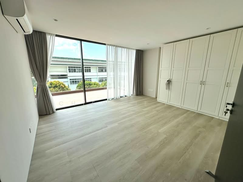 Single Floor 2 Bedroom Unit Within a Landed House, , 2 Bedrooms, 1,200 sqft, Semi-Detached House For Rent, by Chiew Jie Yi, 500131955 - Bedroom - PropertyGuru.com.sg