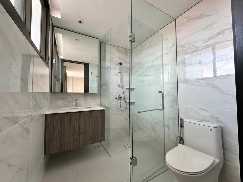 Single Floor 2 Bedroom Unit Within a Landed House, , 2 Bedrooms, 1,200 sqft, Semi-Detached House For Rent, by Chiew Jie Yi, 500131955 - Bathroom - PropertyGuru.com.sg