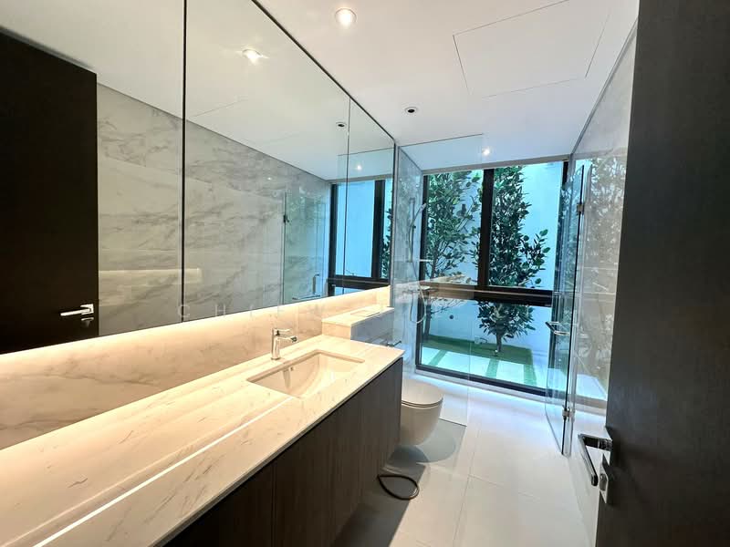 Single Floor 2 Bedroom Unit Within a Landed House, , 2 Bedrooms, 1,200 sqft, Semi-Detached House For Rent, by Chiew Jie Yi, 500131955 - 2 - Common Bathroom - PropertyGuru.com.sg