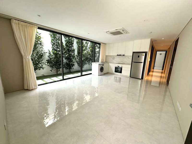 Single Floor 2 Bedroom Unit Within a Landed House, , 2 Bedrooms, 1,200 sqft, Semi-Detached House For Rent, by Chiew Jie Yi, 500131955 - 2 - Living / Dining - PropertyGuru.com.sg