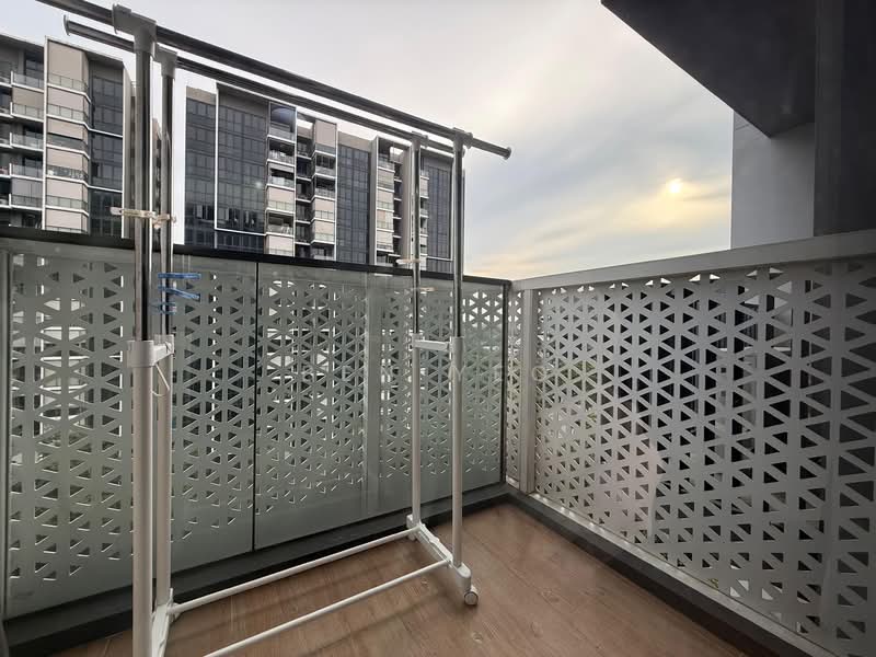 The Alps Residences, Tampines Avenue 10, 1 Bedroom, 463 sqft, Condominium For Rent, by Ben Yeo, 500131957 - Balcony - PropertyGuru.com.sg