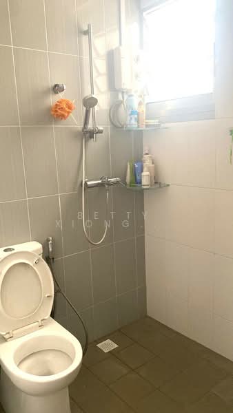 878B Tampines Avenue 8, 878B Tampines Avenue 8, Room Rental, 150 sqft, HDB Flat For Rent, by Betty Xiong Yan, 500131961 - Bathroom - PropertyGuru.com.sg