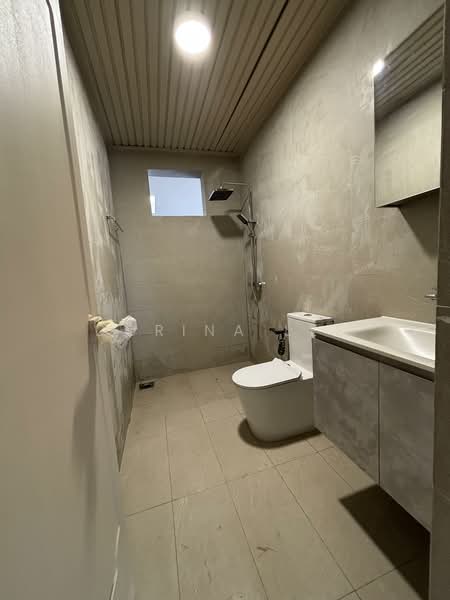 Jalan seni, Jalan seni, 5 Bedrooms, 3,500 sqft, Semi-Detached House For Rent, by Dorina Lee, 500131965 - Bathroom - PropertyGuru.com.sg