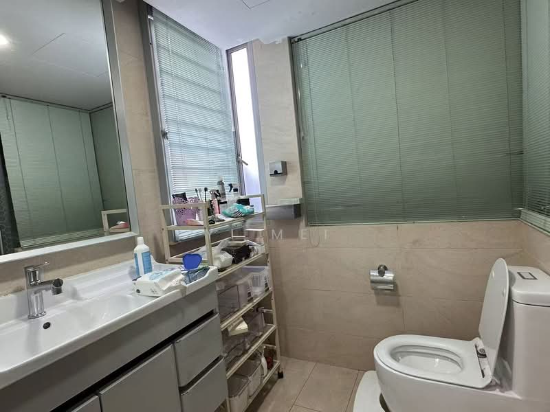 The Lakeshore, 31 Jurong West Street 41, 3 Bedrooms, 1,335 sqft, Condominium For Rent, by Yi Mei, 500131967 - Bathroom - PropertyGuru.com.sg