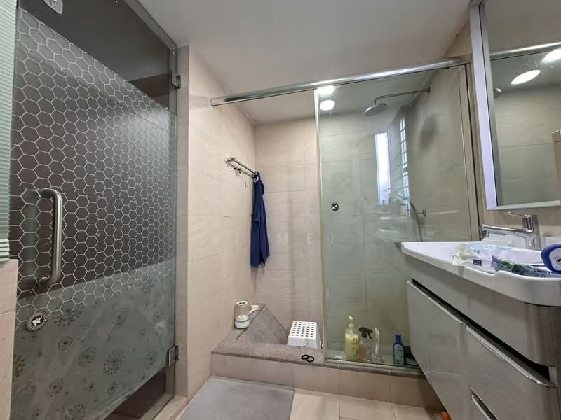 The Lakeshore, 31 Jurong West Street 41, 3 Bedrooms, 1,335 sqft, Condominium For Rent, by Yi Mei, 500131967 - Bathroom - PropertyGuru.com.sg