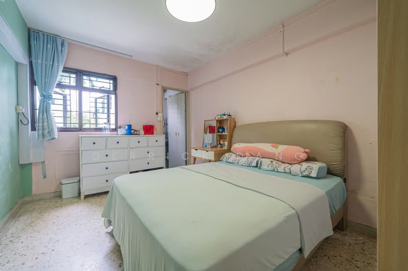 412 Ang Mo Kio Avenue 10, 412 Ang Mo Kio Avenue 10, 3 Bedrooms, 990 sqft, HDB Flat For Sale, by Derrick Dang, 500131968 - Bedroom - PropertyGuru.com.sg