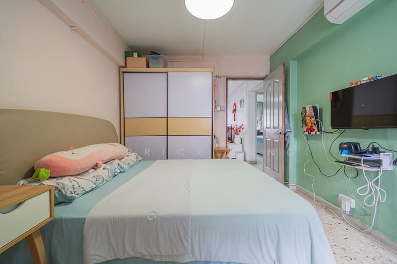 412 Ang Mo Kio Avenue 10, 412 Ang Mo Kio Avenue 10, 3 Bedrooms, 990 sqft, HDB Flat For Sale, by Derrick Dang, 500131968 - Bedroom - PropertyGuru.com.sg