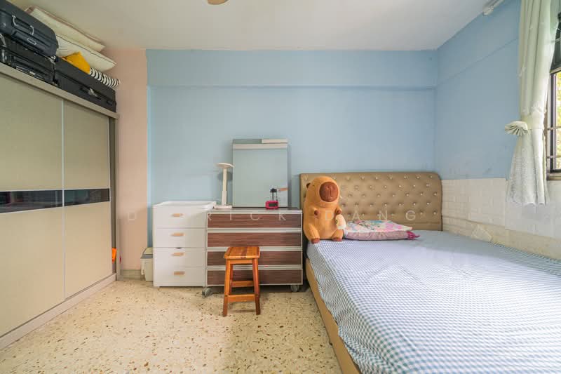412 Ang Mo Kio Avenue 10, 412 Ang Mo Kio Avenue 10, 3 Bedrooms, 990 sqft, HDB Flat For Sale, by Derrick Dang, 500131968 - Bedroom - PropertyGuru.com.sg