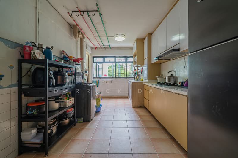 412 Ang Mo Kio Avenue 10, 412 Ang Mo Kio Avenue 10, 3 Bedrooms, 990 sqft, HDB Flat For Sale, by Derrick Dang, 500131968 - Kitchen - PropertyGuru.com.sg