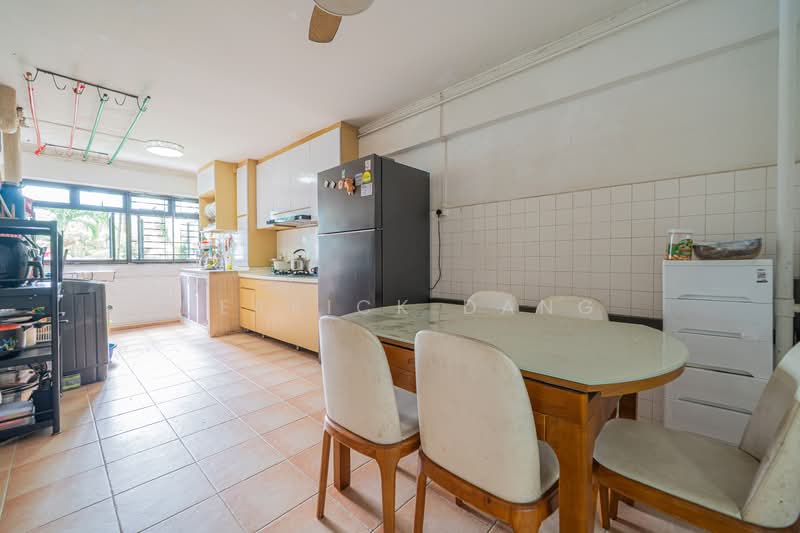 412 Ang Mo Kio Avenue 10, 412 Ang Mo Kio Avenue 10, 3 Bedrooms, 990 sqft, HDB Flat For Sale, by Derrick Dang, 500131968 - Kitchen - PropertyGuru.com.sg
