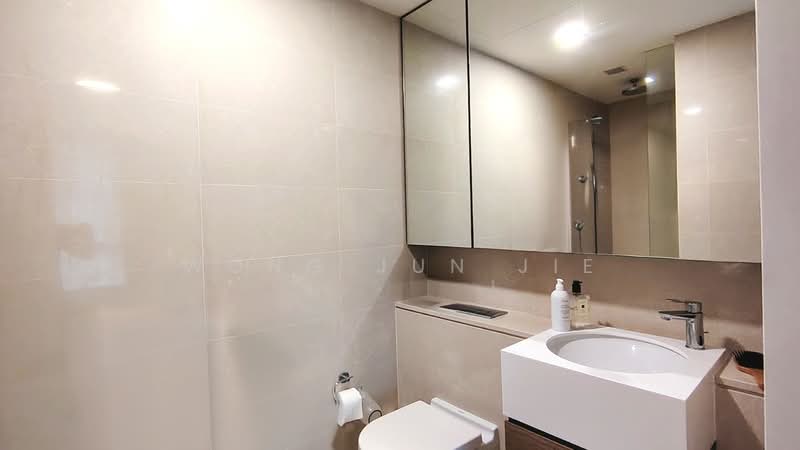 Echelon, 7 Alexandra View, 2 Bedrooms, 732 sqft, Condominium For Rent, by Wong Jun Jie, 500131973 - Bathroom - PropertyGuru.com.sg