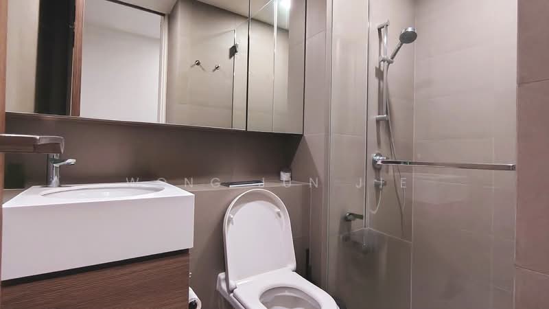 Echelon, 7 Alexandra View, 2 Bedrooms, 732 sqft, Condominium For Rent, by Wong Jun Jie, 500131973 - Bathroom - PropertyGuru.com.sg