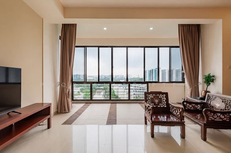 For Sale - Lakepoint Condo