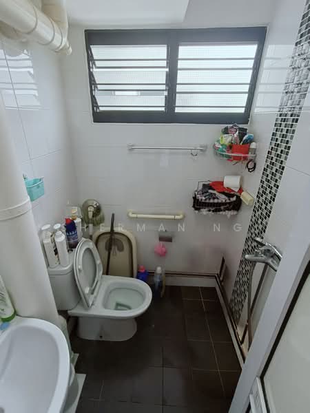 623 Ang Mo Kio Avenue 9, 623 Ang Mo Kio Avenue 9, 2 Bedrooms, 883 sqft, HDB Flat For Sale, by Sherman Ng, 500131977 - Bathroom - PropertyGuru.com.sg