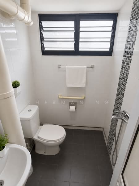 623 Ang Mo Kio Avenue 9, 623 Ang Mo Kio Avenue 9, 2 Bedrooms, 883 sqft, HDB Flat For Sale, by Sherman Ng, 500131977 - Bathroom - PropertyGuru.com.sg