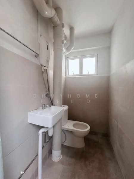 635 Yishun Street 61, 635 Yishun Street 61, 3 Bedrooms, 904 sqft, HDB Flat For Sale, by OHMYHOME PTE LTD, 500131986 - Bathroom - PropertyGuru.com.sg