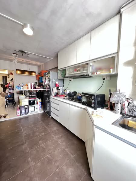 427 Bedok North Road, 427 Bedok North Road, 3 Bedrooms, 990 sqft, HDB Flat For Sale, by Simon Yap, 500131996 - Kitchen - PropertyGuru.com.sg