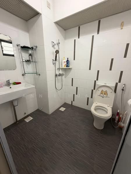 489 Admiralty Link, 489 Admiralty Link, 3 Bedrooms, 1,033 sqft, HDB Flat For Sale, by Annie Huang, 500132003 - Bathroom - PropertyGuru.com.sg