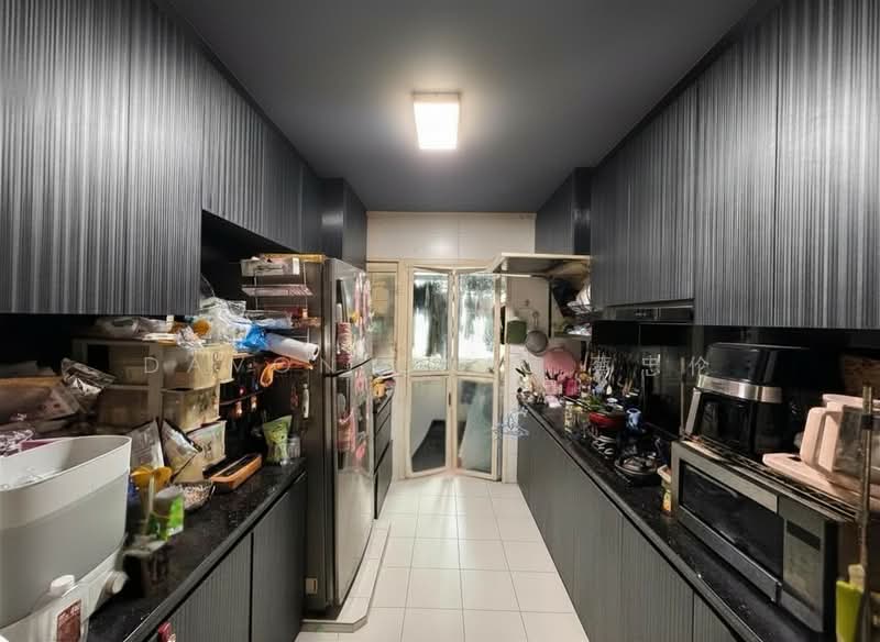 664A Punggol Drive, 664A Punggol Drive, 3 Bedrooms, 969 sqft, HDB Flat For Sale, by Davon Chai 蔡忠伦, 500132006 - Kitchen - PropertyGuru.com.sg
