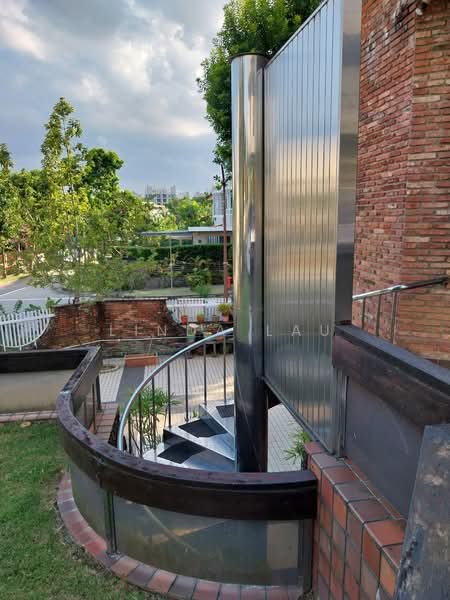 Jalan dermawan, , 5 Bedrooms, 5,000 sqft, Detached House For Sale, by Linda Lau, 500132031 - Exterior - PropertyGuru.com.sg