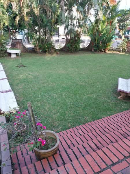 Jalan dermawan, , 5 Bedrooms, 5,000 sqft, Detached House For Sale, by Linda Lau, 500132031 - Garden - PropertyGuru.com.sg