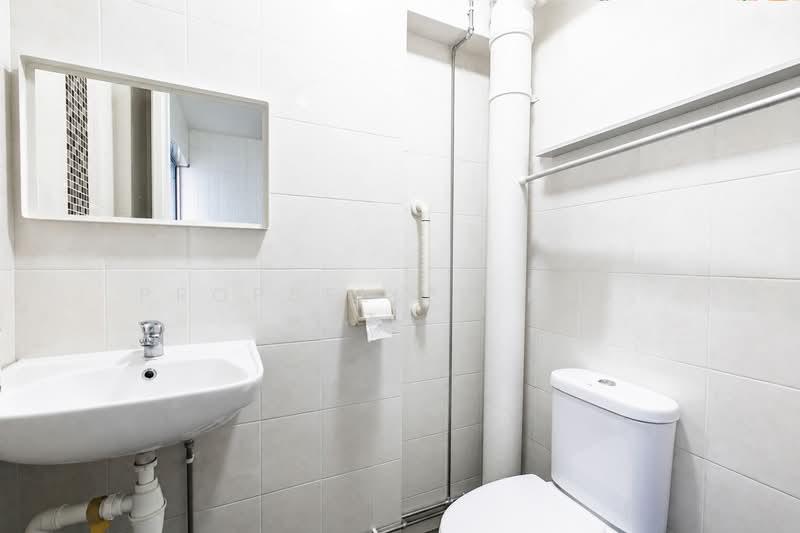 21 Joo Seng Road, 21 Joo Seng Road, 3 Bedrooms, 1,572 sqft, HDB Flat For Sale, by PROPSELLER PTE. LTD., 500132035 - Bathroom - PropertyGuru.com.sg