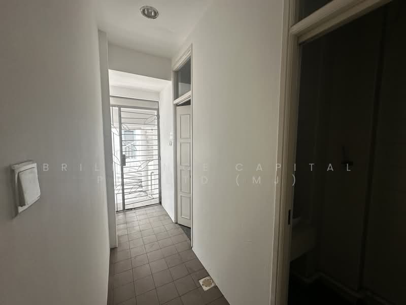 72 Tras Street, Chinatown / Tanjong Pagar, 4,500 sqft, Office For Rent, by MJ ZHUO, 500132036 - Entrance - CommercialGuru.com.sg