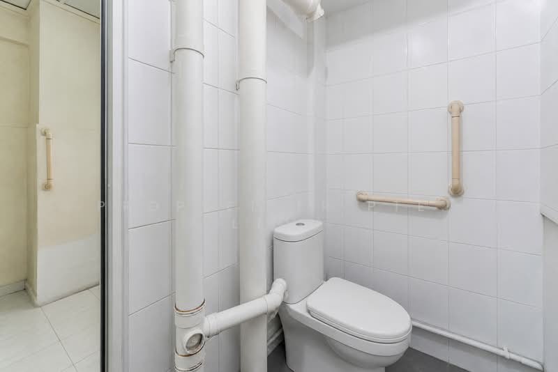 406 Ang Mo Kio Avenue 10, 406 Ang Mo Kio Avenue 10, 1 Bedroom, 474 sqft, HDB Flat For Sale, by PROPSELLER PTE. LTD., 500132052 - Bathroom - PropertyGuru.com.sg