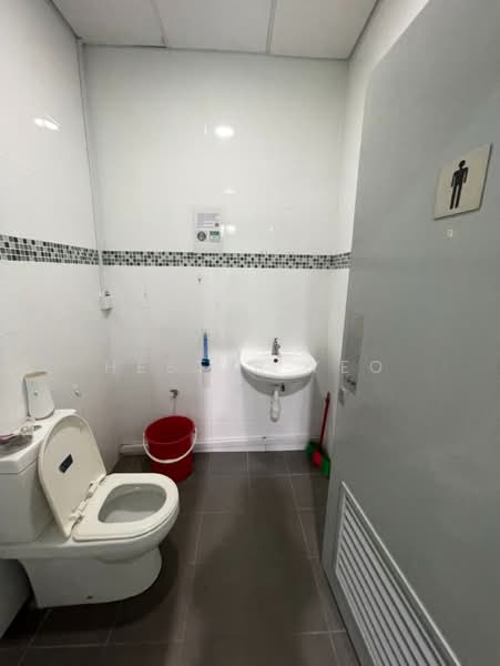 TCH Techcentre, 71 Toh Guan Road East, 1,636 sqft, Factory / Workshop (B2) For Rent, by Hester Yeo, 500132057 - Bathroom - CommercialGuru.com.sg