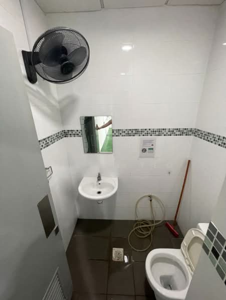 TCH Techcentre, 71 Toh Guan Road East, 1,636 sqft, Factory / Workshop (B2) For Rent, by Hester Yeo, 500132057 - Bathroom - CommercialGuru.com.sg