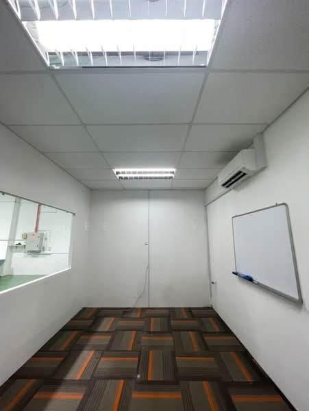 TCH Techcentre, 71 Toh Guan Road East, 1,636 sqft, Factory / Workshop (B2) For Rent, by Hester Yeo, 500132057 - Interior - CommercialGuru.com.sg