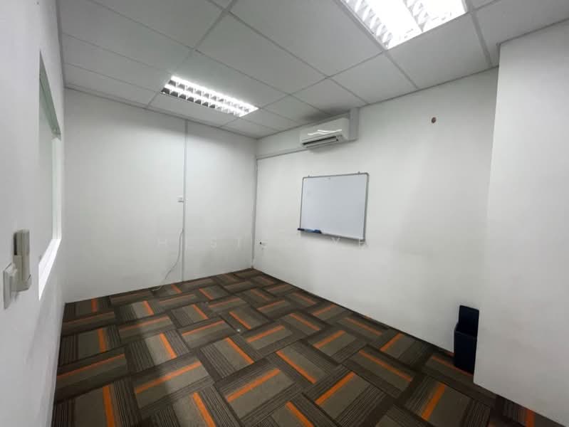 TCH Techcentre, 71 Toh Guan Road East, 1,636 sqft, Factory / Workshop (B2) For Rent, by Hester Yeo, 500132057 - Interior - CommercialGuru.com.sg