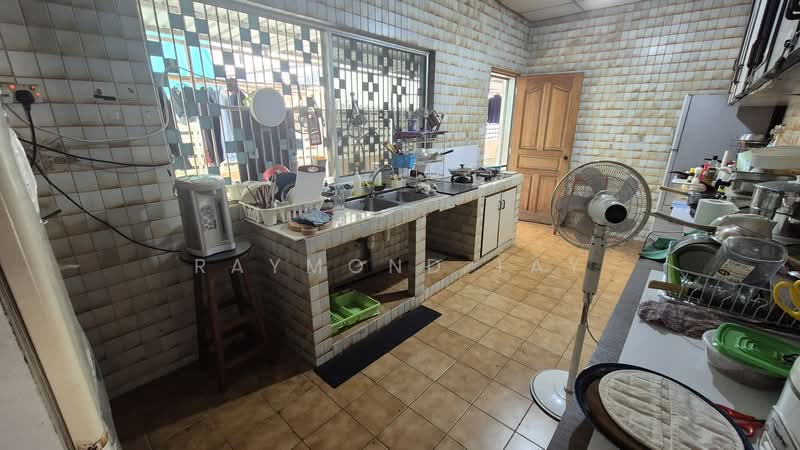 Room near Queenstown MRT, , Room Rental, 170 sqft, Bungalow House For Rent, by Raymond Tay, 500132084 - Kitchen - PropertyGuru.com.sg