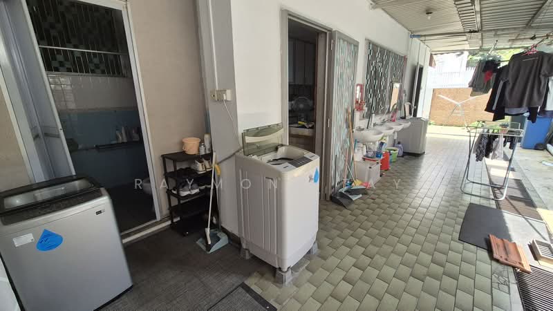 Room near Queenstown MRT, , Room Rental, 170 sqft, Bungalow House For Rent, by Raymond Tay, 500132084 - Bathroom - PropertyGuru.com.sg