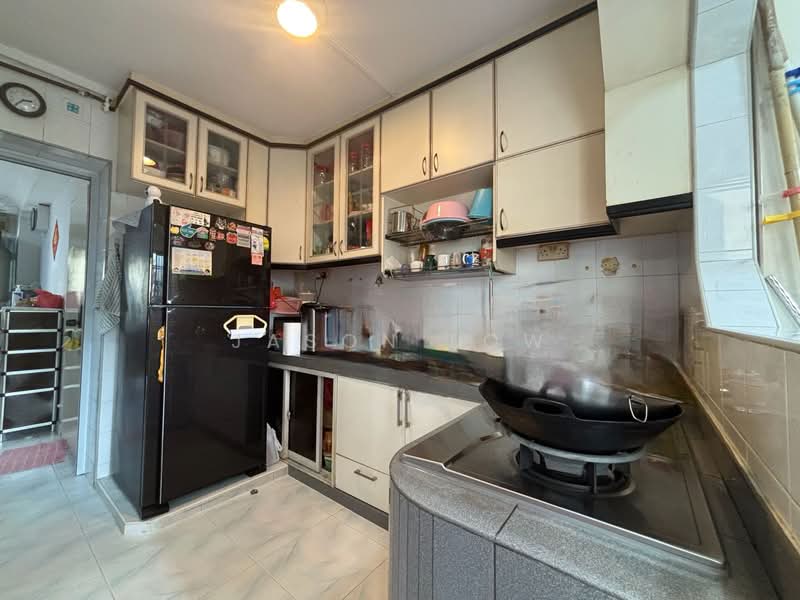 62 Lorong 4 Toa Payoh, 62 Lorong 4 Toa Payoh, 3 Bedrooms, 1,076 sqft, HDB Flat For Sale, by Jason Low, 500132086 - Kitchen - PropertyGuru.com.sg