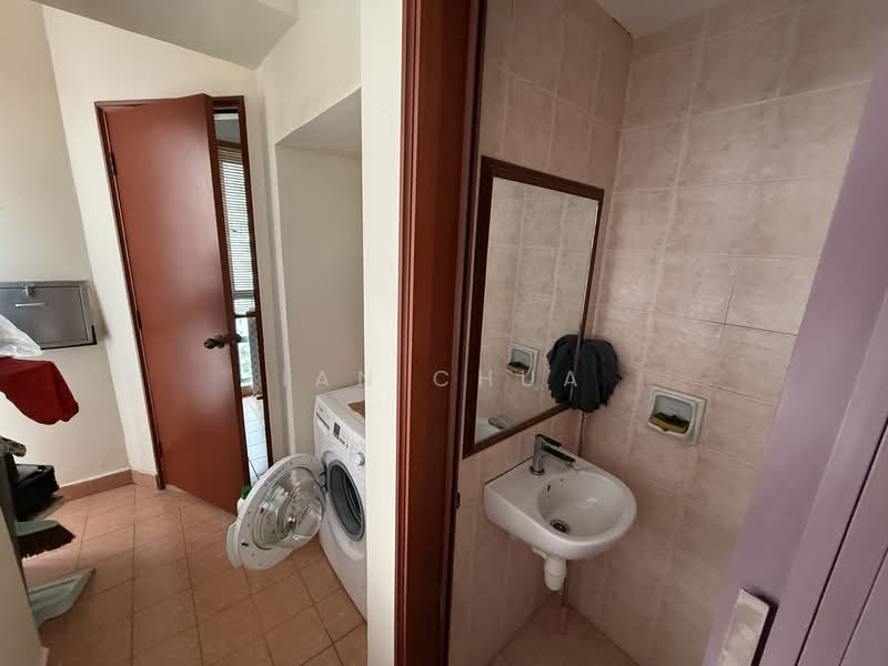 Aquarius By The Park, 3 Bedok Reservoir View, 3 Bedrooms, 1,227 sqft, Condominium For Sale, by Ian Chua, 500132108 - Bathroom - PropertyGuru.com.sg