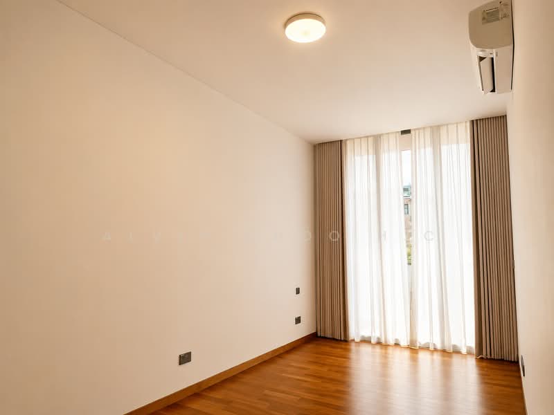 Renovated 3.5-Storey Corner Terrace with Lift & Roof Terrace in East Coast, Near MRT,Great Amenities, East Coast Road, Upper East Coast Road, Siglap, 7 Bedrooms, 5,500 sqft, Corner Terrace For Rent, by Alvin Choo H.C, 500132111 - Interior - PropertyGuru.com.sg