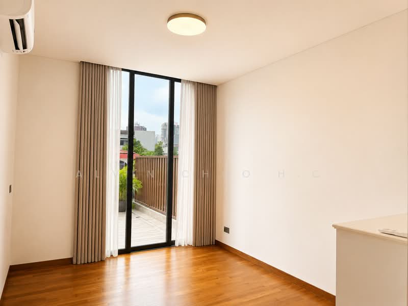 Renovated 3.5-Storey Corner Terrace with Lift & Roof Terrace in East Coast, Near MRT,Great Amenities, East Coast Road, Upper East Coast Road, Siglap, 7 Bedrooms, 5,500 sqft, Corner Terrace For Rent, by Alvin Choo H.C, 500132111 - Balcony - PropertyGuru.com.sg