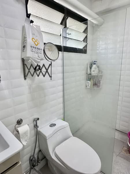 59A Geylang Bahru, 59A Geylang Bahru, 3 Bedrooms, 1,076 sqft, HDB Flat For Sale, by Irene Ng, 500132125 - Bathroom - PropertyGuru.com.sg