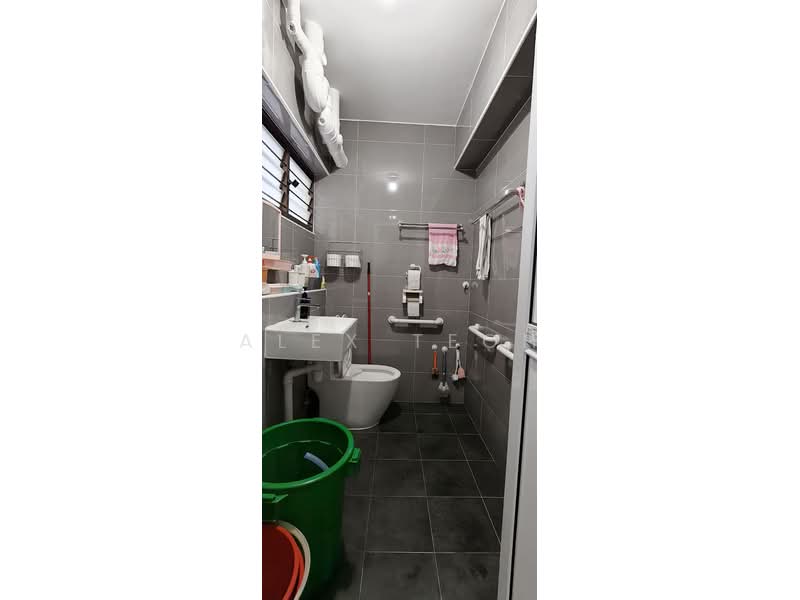 541 Choa Chu Kang Street 52, 541 Choa Chu Kang Street 52, 3 Bedrooms, 1,345 sqft, HDB Flat For Sale, by Alex Teoh, 500132129 - Bathroom - PropertyGuru.com.sg