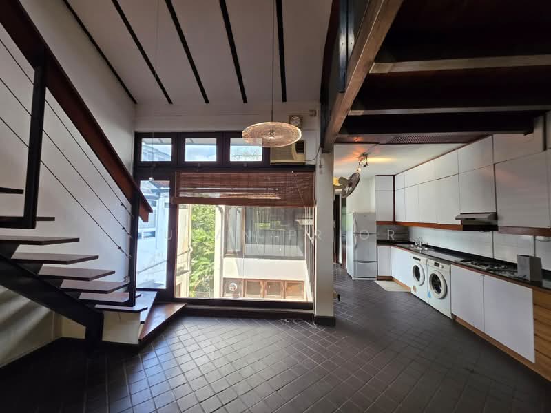 Emerald Hill 2 Bed With Roof Terrace Home Office, Emerald Hill Road, 2 Bedrooms, 2,100 sqft, Conservation House For Rent, by Susan Prior, 500132132 - Kitchen - PropertyGuru.com.sg