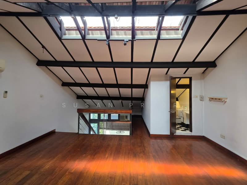 Emerald Hill 2 Bed With Roof Terrace Home Office, Emerald Hill Road, 2 Bedrooms, 2,100 sqft, Conservation House For Rent, by Susan Prior, 500132132 - Interior - PropertyGuru.com.sg