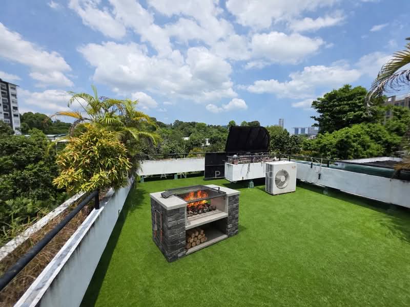 Emerald Hill 2 Bed With Roof Terrace, Emerald Hill Road, 2 Bedrooms, 2,100 sqft, Conservation House For Rent, by Susan Prior, 500132132 - Exterior - PropertyGuru.com.sg