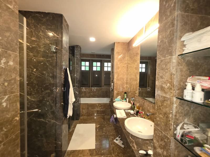 East Coast Family Dream / Pool, Joo Chiat Road, Koon Seng Road, Everitt Road, 4 Bedrooms, 3,950 sqft, Conservation House For Rent, by Susan Prior, 500132139 - Bathroom - PropertyGuru.com.sg