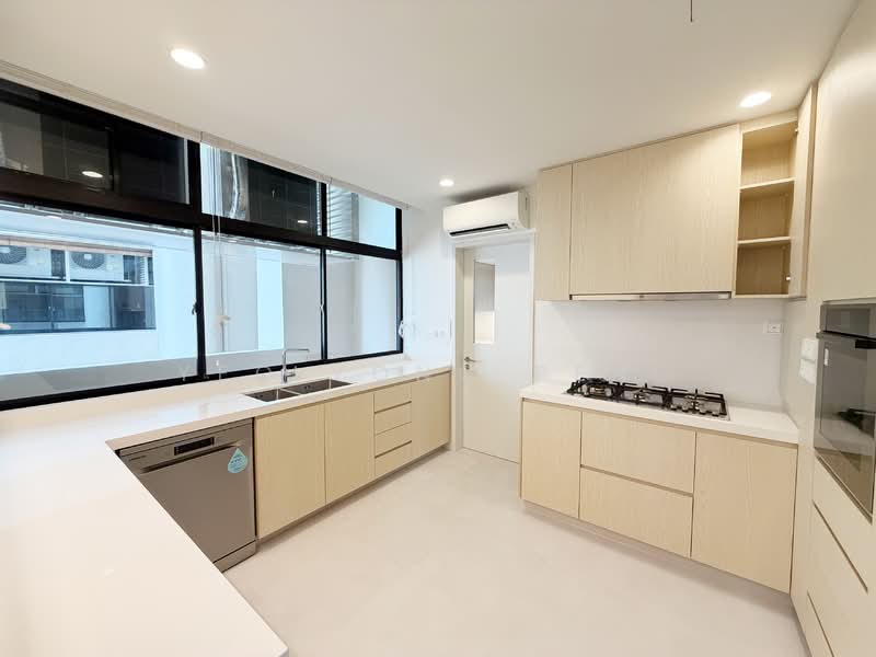 The Colonnade, 82 Grange Road, 3 Bedrooms, 3,993 sqft, Condominium For Rent, by Yeo Yong Peng, 500132149 - Kitchen - PropertyGuru.com.sg