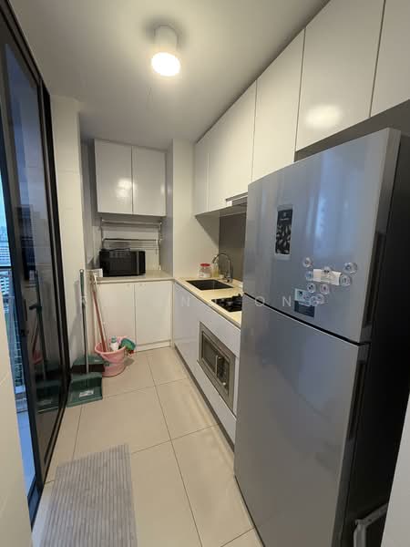 Sky Vue, Bishan Street 14, 2 Bedrooms, 806 sqft, Condominium For Rent, by Roland Ong, 500132150 - Kitchen - PropertyGuru.com.sg