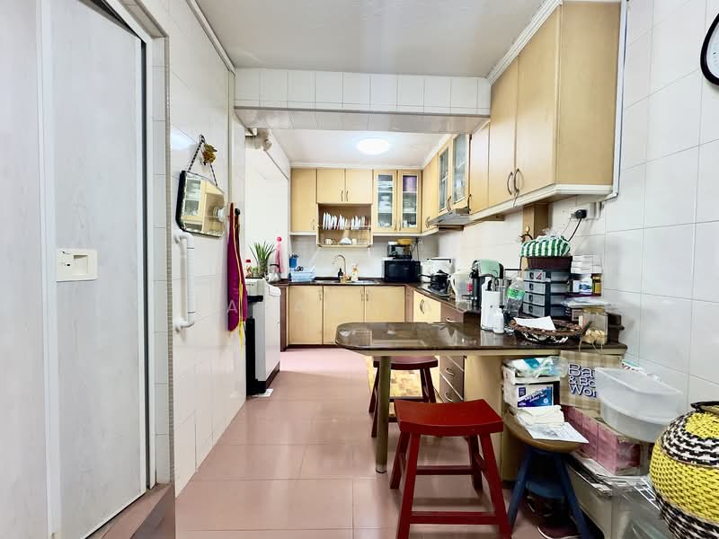 14 Ghim Moh Road, 14 Ghim Moh Road, 3 Bedrooms, 1,281 sqft, HDB Flat For Sale, by Farah Zack, 500132161 - Kitchen - PropertyGuru.com.sg