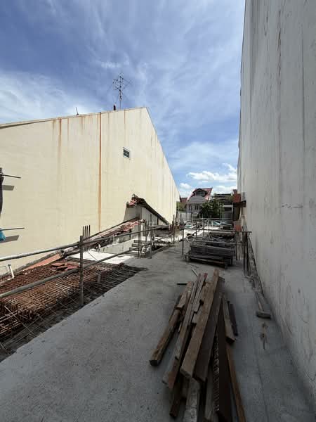 Fresh New Terrace 1km St Nics, Jalan Gelenggang, 6 Bedrooms, 5,780 sqft, Terraced House For Sale, by Clifton Liang, 500132177 - Level 2: Construction progress - PropertyGuru.com.sg